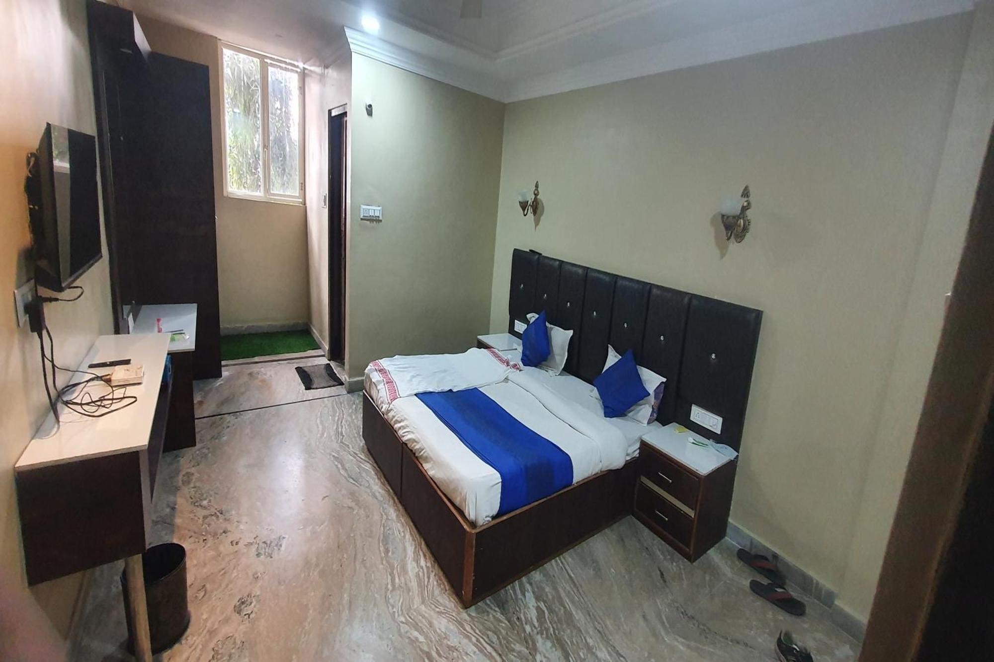 Oyo Hotel Rajshree Akolia Bagian luar foto